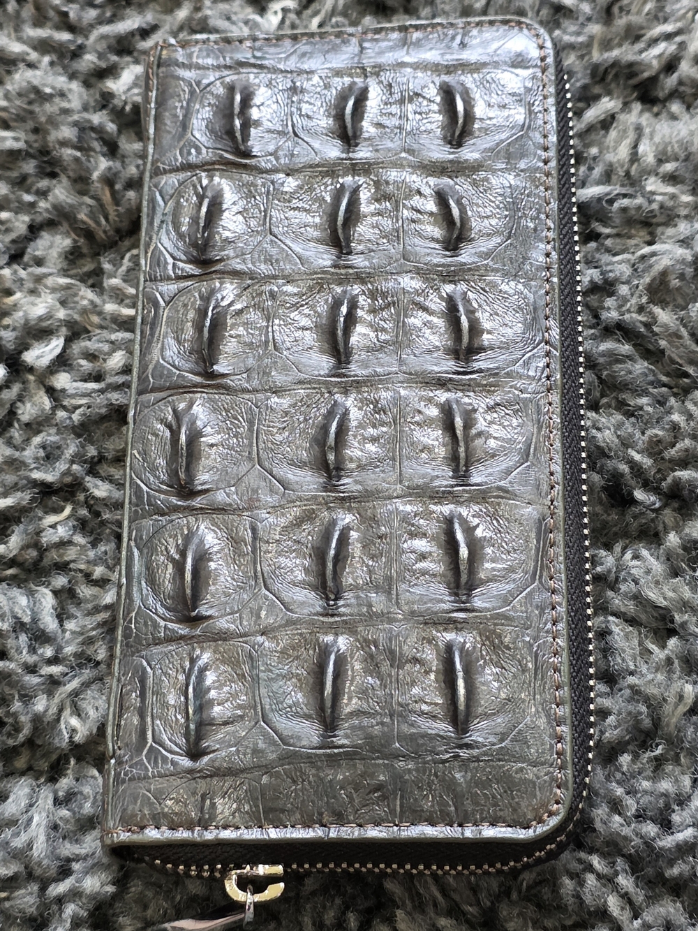 SRIRACHA Textured Croc-Embossed Zip Wallet - Gray